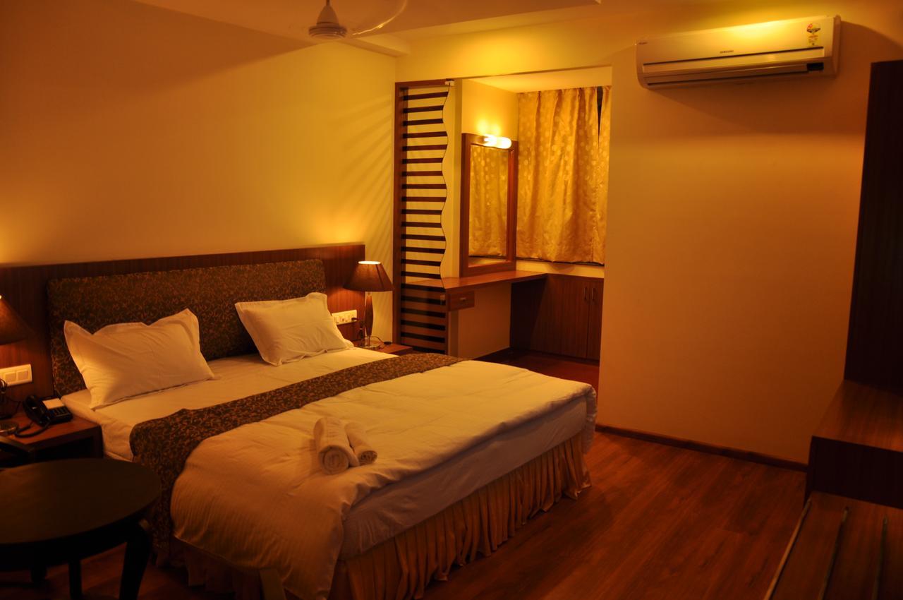 Hotel The Uday Regency Кота Экстерьер фото