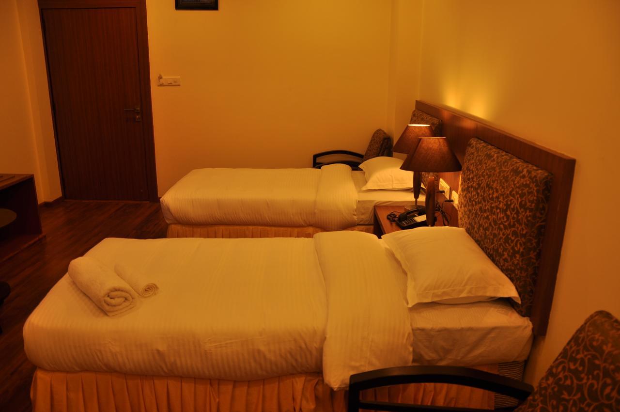 Hotel The Uday Regency Кота Экстерьер фото