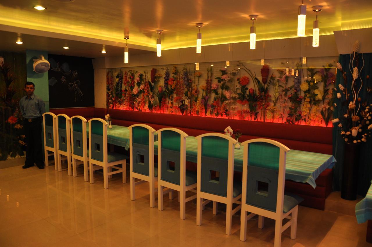 Hotel The Uday Regency Кота Экстерьер фото